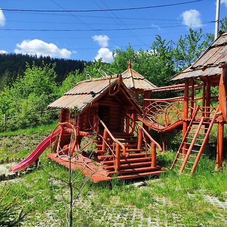 Дерев'Яний Котедж "Казка" Yaremche Bagian luar foto