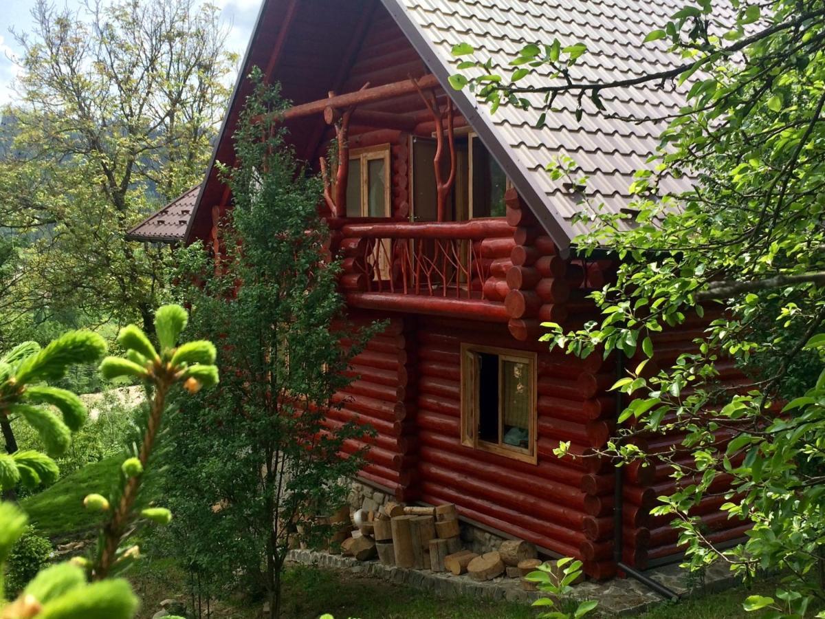 Дерев'Яний Котедж "Казка" Yaremche Bagian luar foto