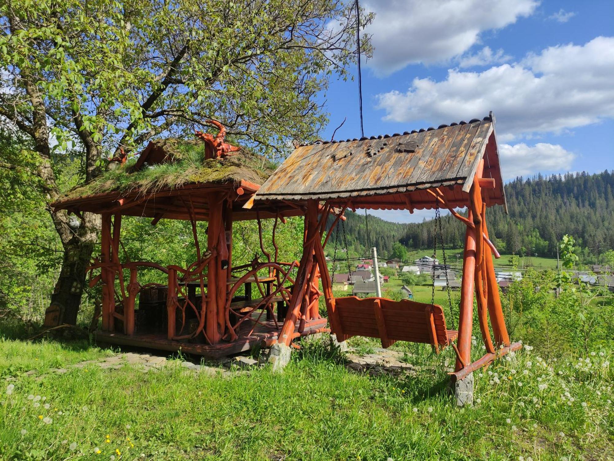 Дерев'Яний Котедж "Казка" Yaremche Bagian luar foto